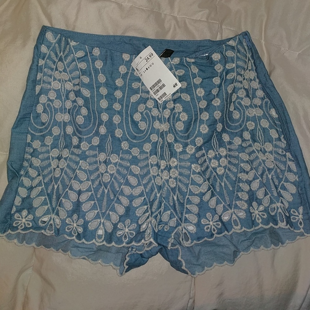 H&M Scalloped High Waisted Shorts